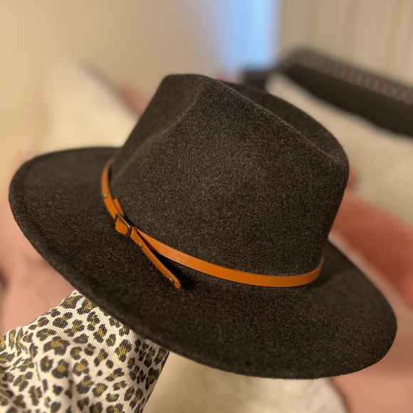 Fedora - Picture 4 of 9